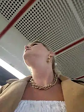 Sexybiene969 online show from 09/10/25, 03:56