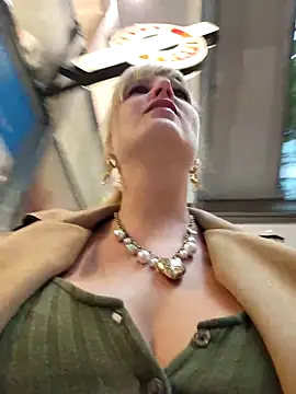 Sexybiene969 online show from 09/27/25, 01:05