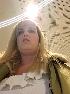 Sexybiene969 online show from 10/16/25, 04:08