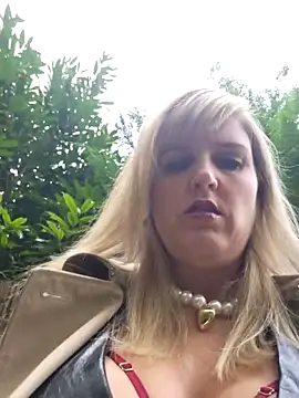 Sexybiene969 online show from 10/22/25, 02:06