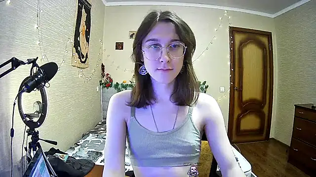 Snapshot of tangerine4dreams chatting on 02/11/25, 01:20 tangerine4dreams online show from 02/11/25, 01:20