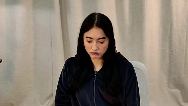 LynnaHandley online show from 02/07/25, 09:47