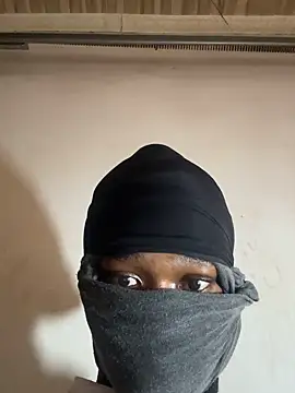 Snapshot of OneWhoBringsJoy chatting on 11/08/25, 10:59 OneWhoBringsJoy online show from 11/08/25, 10:59