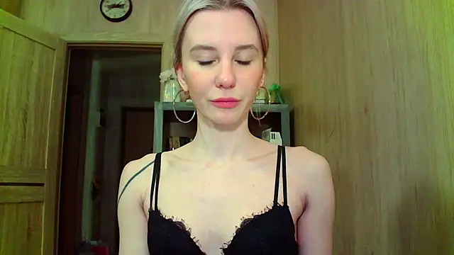 Caramel piegirl online show from 02/15/25, 10:52