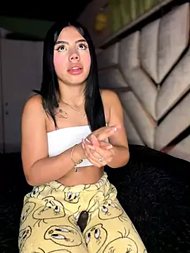 Laura-Khalifa online show from 05/08/26, 05:13