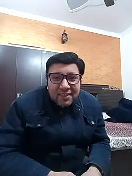 Snapshot of innocentboy1987 chatting on 02/14/25, 04:37 innocentboy1987 online show from 02/14/25, 04:37