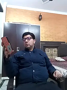 Snapshot of innocentboy1987 chatting on 02/16/25, 04:31 innocentboy1987 online show from 02/16/25, 04:31