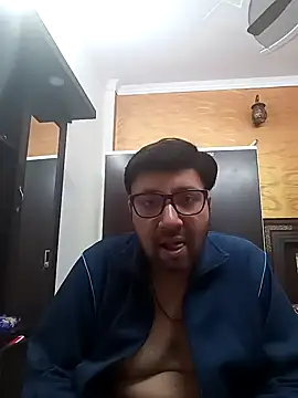 Snapshot of innocentboy1987 chatting on 02/25/25, 06:36 innocentboy1987 online show from 02/25/25, 06:36