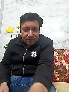 Snapshot of innocentboy1987 chatting on 03/06/25, 12:41 innocentboy1987 online show from 03/06/25, 12:41