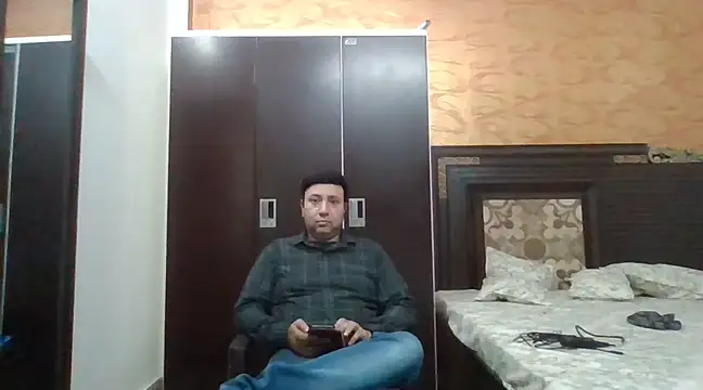 Snapshot of innocentboy1987 chatting on 03/15/25, 04:57 innocentboy1987 online show from 03/15/25, 04:57