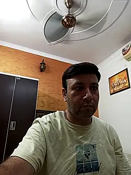 Snapshot of innocentboy1987 chatting on 10/04/25, 07:39 innocentboy1987 online show from 10/04/25, 07:39