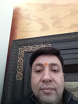 Snapshot of innocentboy1987 chatting on 11/18/25, 06:40 innocentboy1987 online show from 11/18/25, 06:40