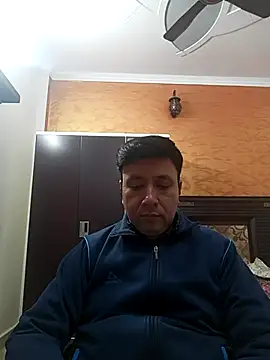 Snapshot of innocentboy1987 chatting on 11/26/25, 04:46 innocentboy1987 online show from 11/26/25, 04:46