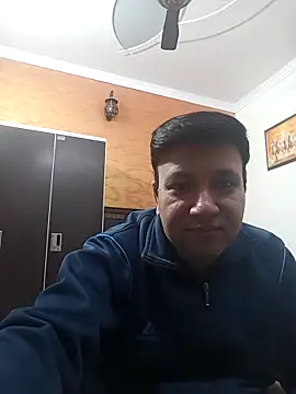 Snapshot of innocentboy1987 chatting on 12/17/25, 05:24 innocentboy1987 online show from 12/17/25, 05:24