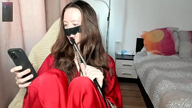 Snapshot of holyharlot chatting on 03/20/25, 12:53 holyharlot online show from 03/20/25, 12:53