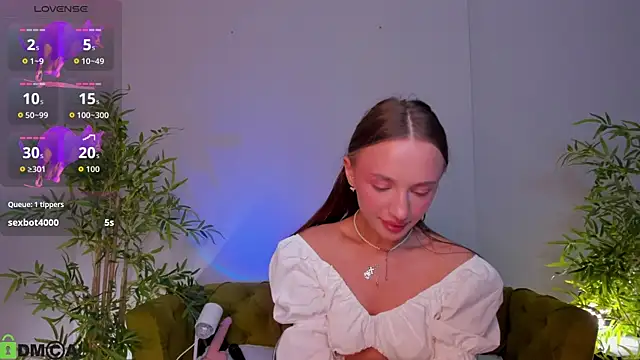 miiss  lulu online show from 06/11/26, 02:53