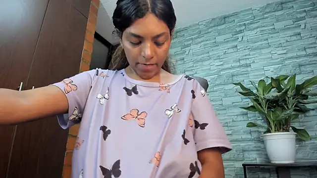 nicollesofia2 online show from 02/08/25, 08:31