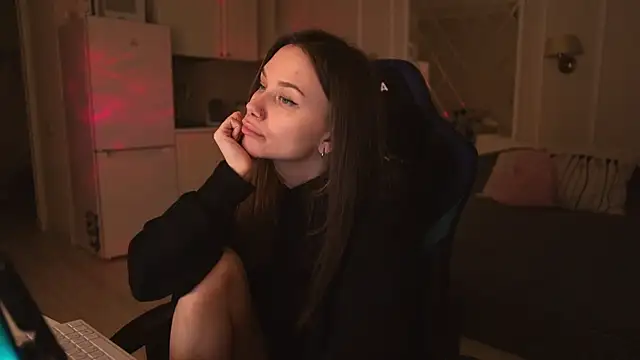 Snapshot of alexa_feels_ chatting on 03/02/25, 07:34 alexa feels online show from 03/02/25, 07:34