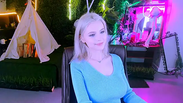 LeonaStane online show from 02/14/25, 12:09