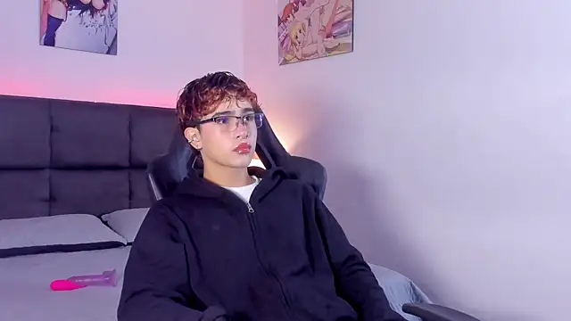 Aiiden 15 online show from 10/10/25, 12:26