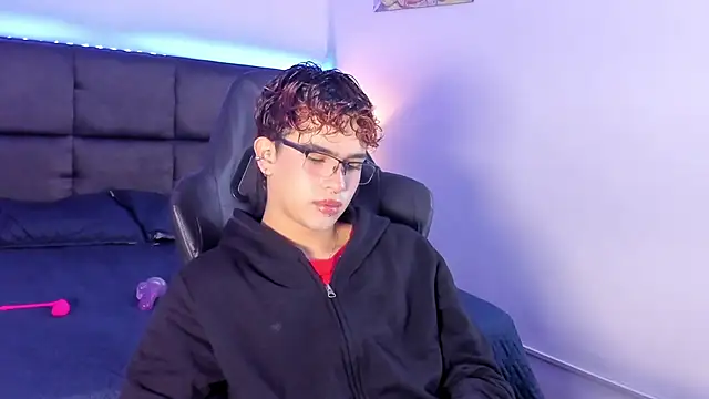 Aiiden 15 online show from 10/17/25, 12:08