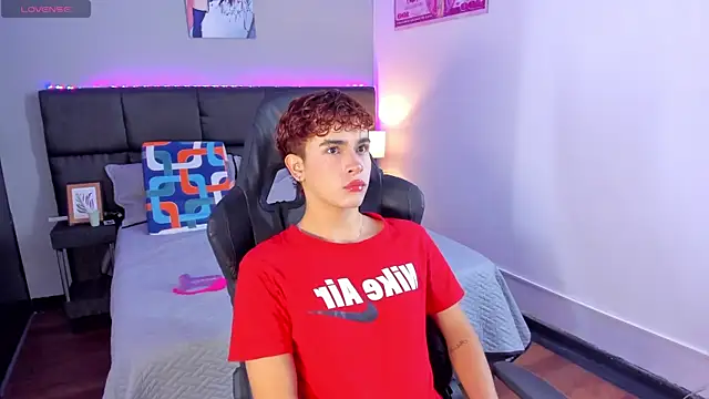 Aiiden 15 online show from 12/17/25, 12:33