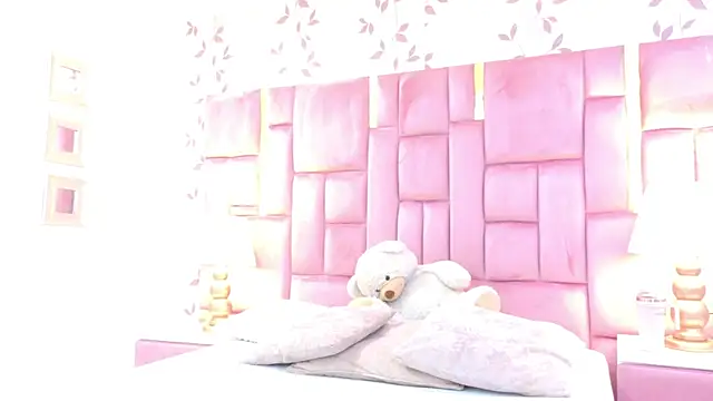 Snapshot of ArianaFranco chatting on 06/02/26, 01:46 ArianaFranco online show from 06/02/26, 01:46