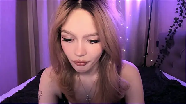 Snapshot of MiaRanki chatting on 03/22/26, 10:24 MiaRanki online show from 03/22/26, 10:24