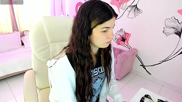 Snapshot of Isabela_Fiorelli chatting on 06/13/26, 01:42 Isabela Fiorelli online show from 06/13/26, 01:42