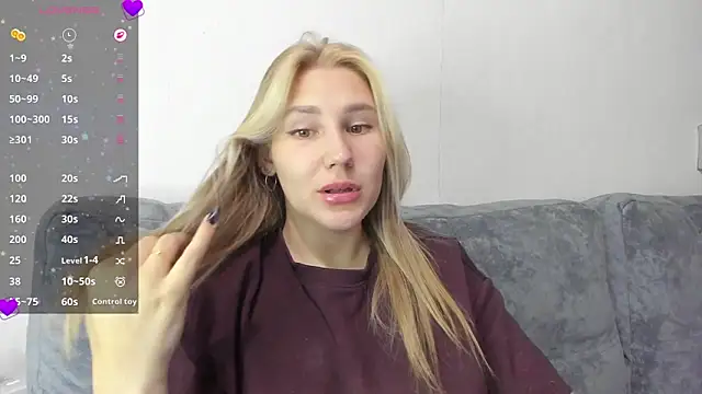 Snapshot of And1sa chatting on 01/13/26, 12:43 And1sa online show from 01/13/26, 12:43