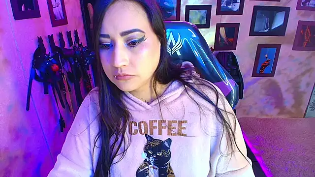 Snapshot of cherryy_bombshelll chatting on 02/06/26, 06:11 cherryy bombshelll online show from 02/06/26, 06:11