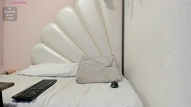 Snapshot of Olivia_Stevens chatting on 02/28/25, 07:35 Olivia Stevens online show from 02/28/25, 07:35