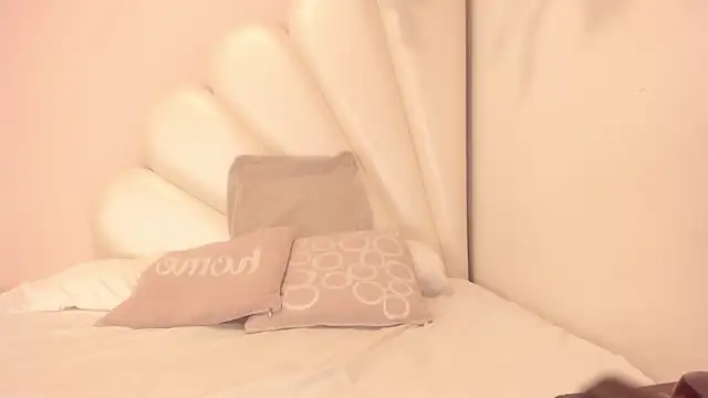 Snapshot of Olivia_Stevens chatting on 03/07/25, 07:49 Olivia Stevens online show from 03/07/25, 07:49