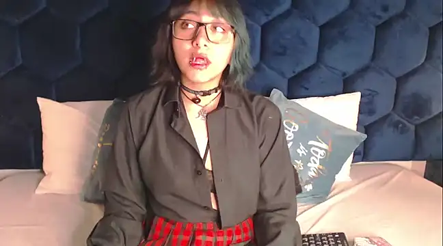 Snapshot of DarkMysterysF chatting on 03/20/25, 06:31 DarkMysterysF online show from 03/20/25, 06:31