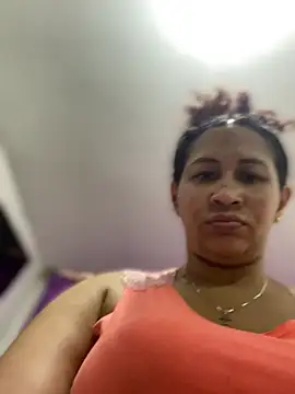 Snapshot of Carola-Ross chatting on 06/05/26, 05:29 Carola-Ross online show from 06/05/26, 05:29