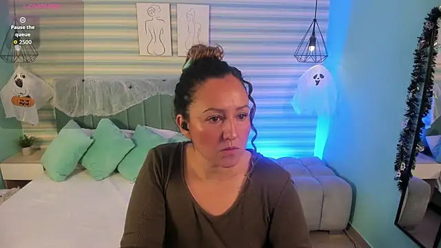 abby apple online show from 10/20/25, 01:33