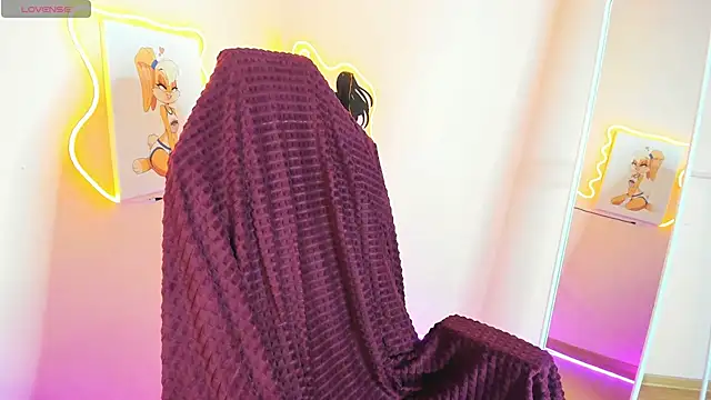 EvelinaLuu online show from 12/17/25, 02:06