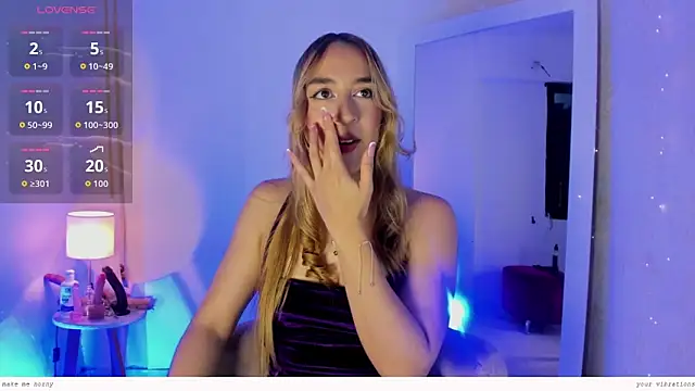 Snapshot of Emylyjonhs chatting on 02/04/26, 08:47 Emylyjonhs online show from 02/04/26, 08:47