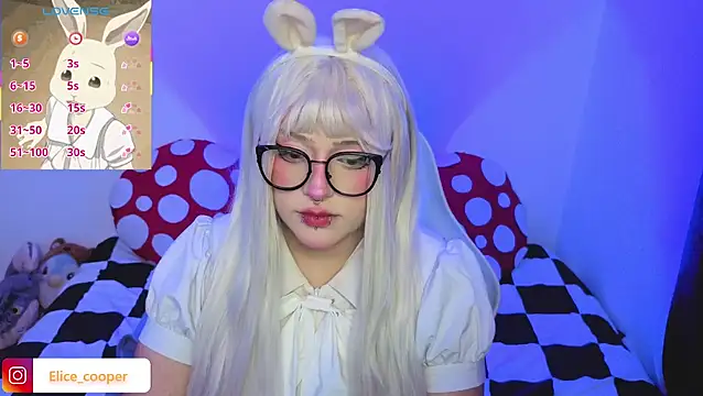Snapshot of Elice_cooper_ chatting on 11/25/25, 06:35 Elice cooper online show from 11/25/25, 06:35