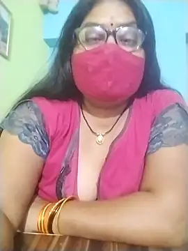 Snapshot of fuunalka chatting on 10/04/25, 10:13 fuunalka online show from 10/04/25, 10:13