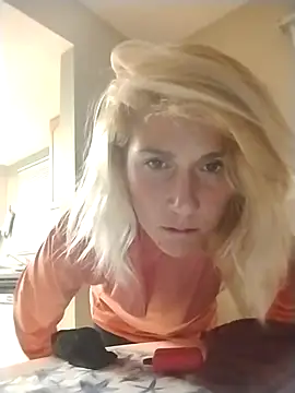 Snapshot of Skippydippy99 chatting on 12/14/25, 08:09 Skippydippy99 online show from 12/14/25, 08:09