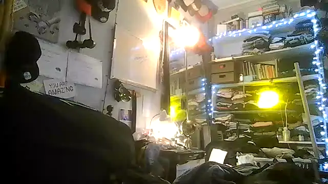 Snapshot of ShysluutGia chatting on 03/09/26, 07:01 ShysluutGia online show from 03/09/26, 07:01