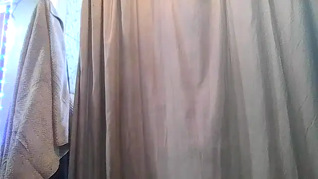 Snapshot of ShysluutGia chatting on 04/11/26, 09:30 ShysluutGia online show from 04/11/26, 09:30