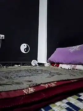 Snapshot of Adem_usr chatting on 02/14/25, 07:12 Adem usr online show from 02/14/25, 07:12