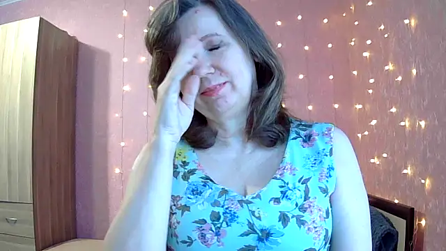 Snapshot of Starsan chatting on 02/08/26, 07:01 Starsan online show from 02/08/26, 07:01