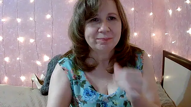 Snapshot of Starsan chatting on 02/08/26, 07:06 Starsan online show from 02/08/26, 07:06