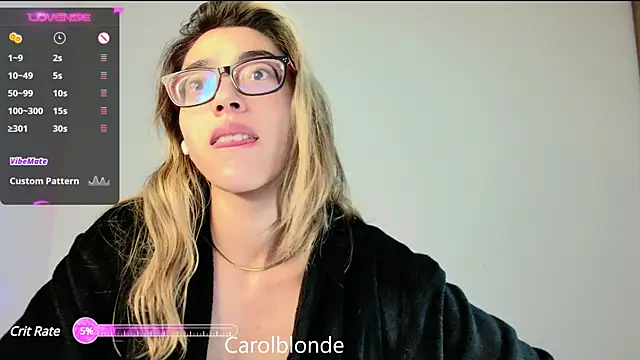 Snapshot of Carolblonde chatting on 03/17/25, 09:22 Carolblonde online show from 03/17/25, 09:22