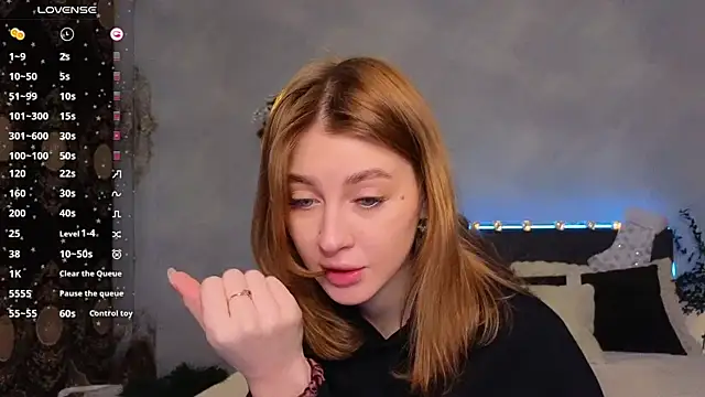 Snapshot of River__Flower chatting on 12/19/25, 04:19 River Flower online show from 12/19/25, 04:19