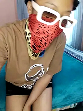 Snapshot of prettiechanti chatting on 09/10/25, 06:46 prettiechanti online show from 09/10/25, 06:46