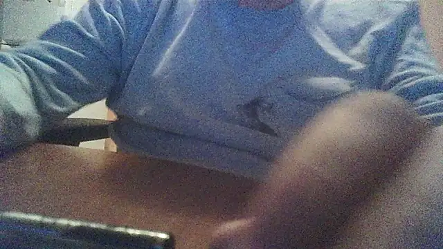 Snapshot of lanata chatting on 10/28/25, 11:40 lanata online show from 10/28/25, 11:40